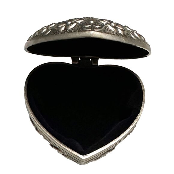 Heart-Shaped Floral Metal Trinket Box With Velvet Lining 2" Small Keepsake Jewel - Picture 4 of 11